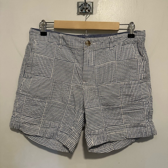 L.L. Bean Blue and White Favorite Fit Shorts - Picture 1 of 5